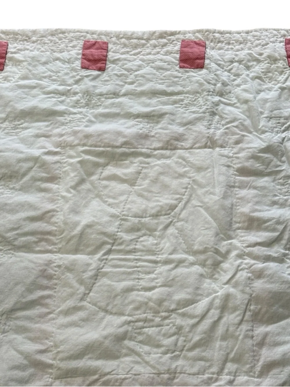 Vintage Britannica Sun Bonnet Sue Wall Hanging or Crib Quilt 28” x 38”